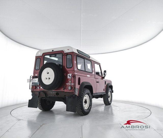 LAND ROVER Defender 90 2.4 TD4 Station Wagon E