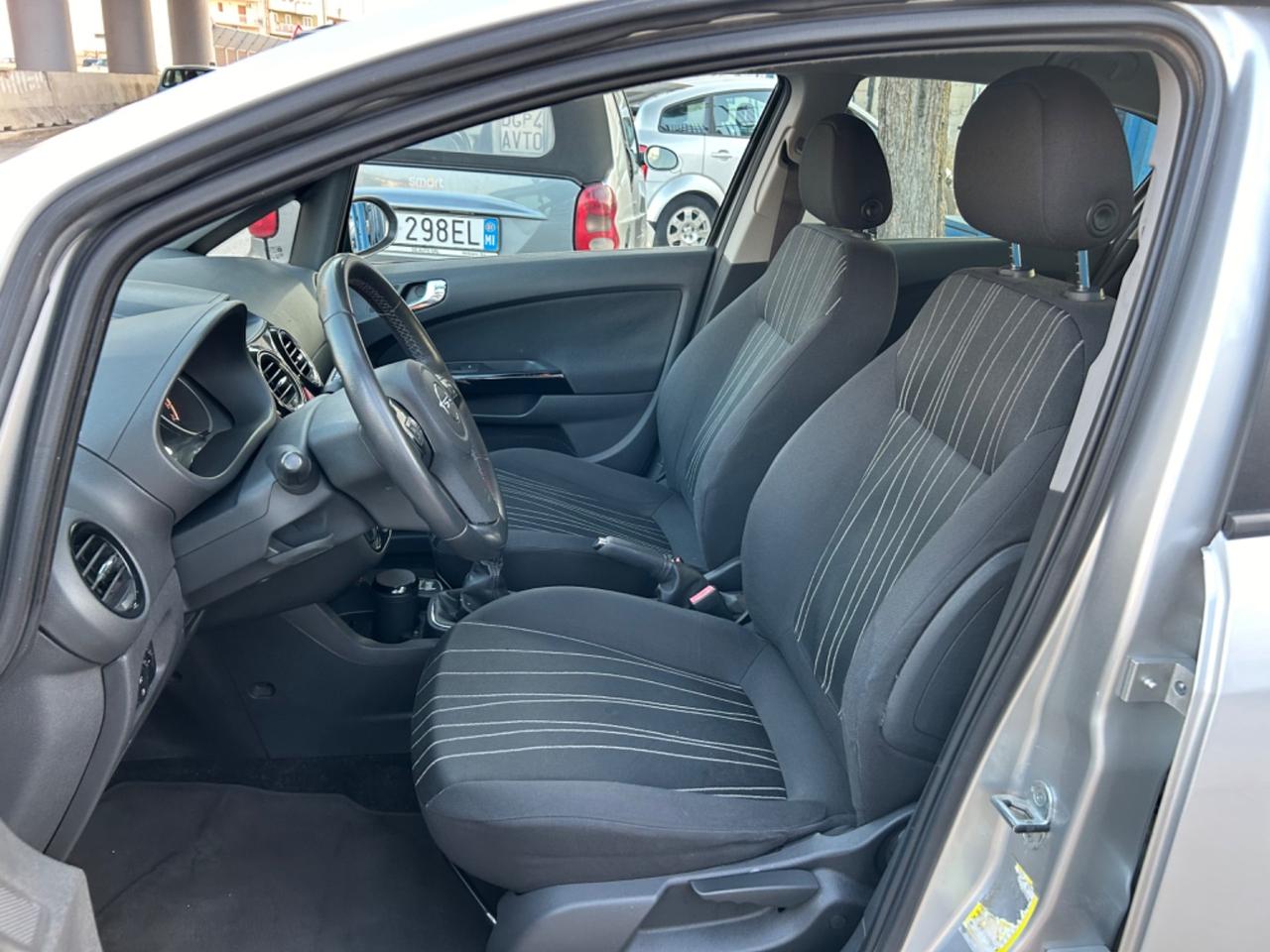 Opel Corsa 1.2 benzina 85 cavalli 2011