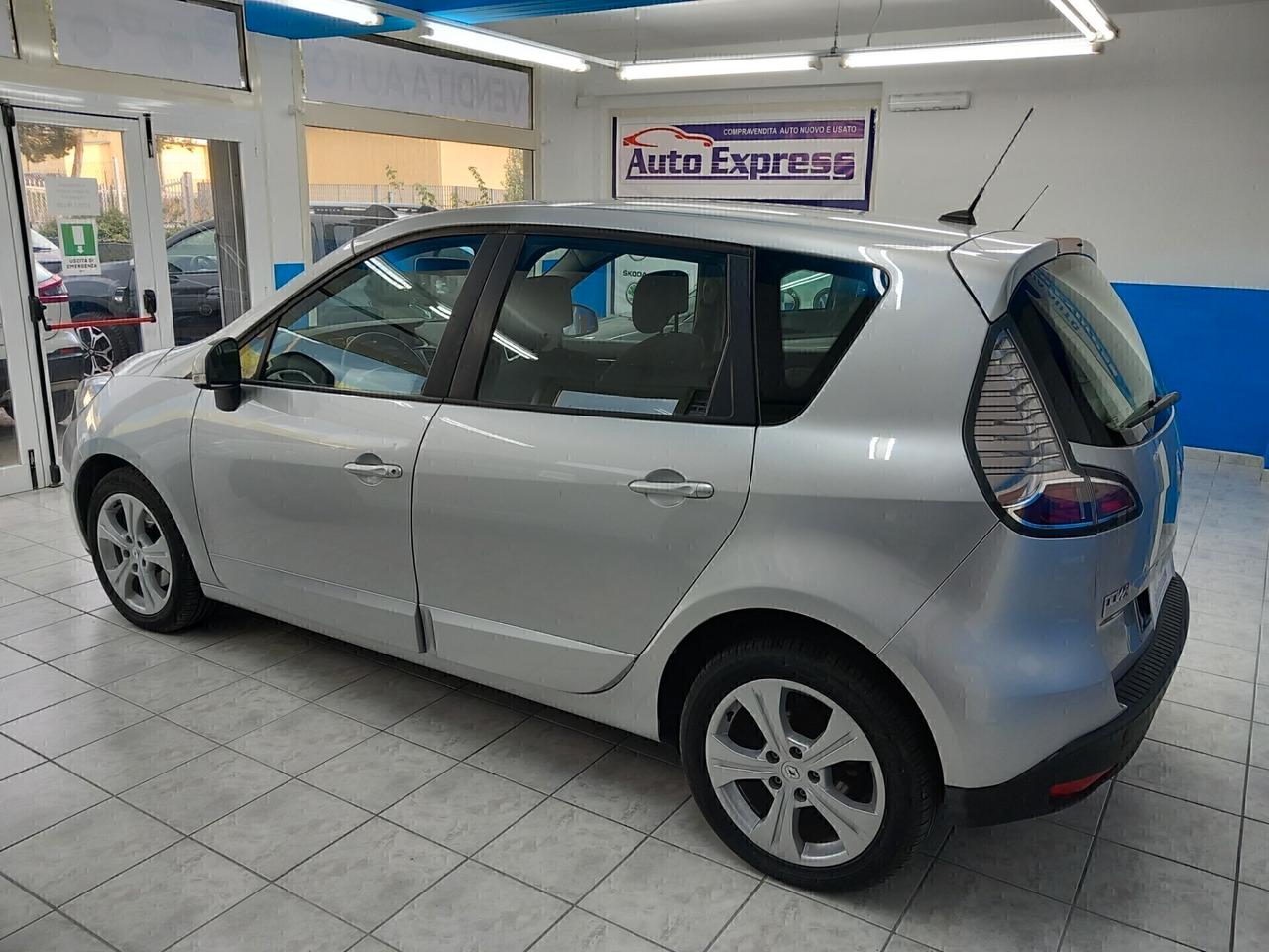 Renault Scenic anno 2014 automatica 1.5 diesel 155 mila km