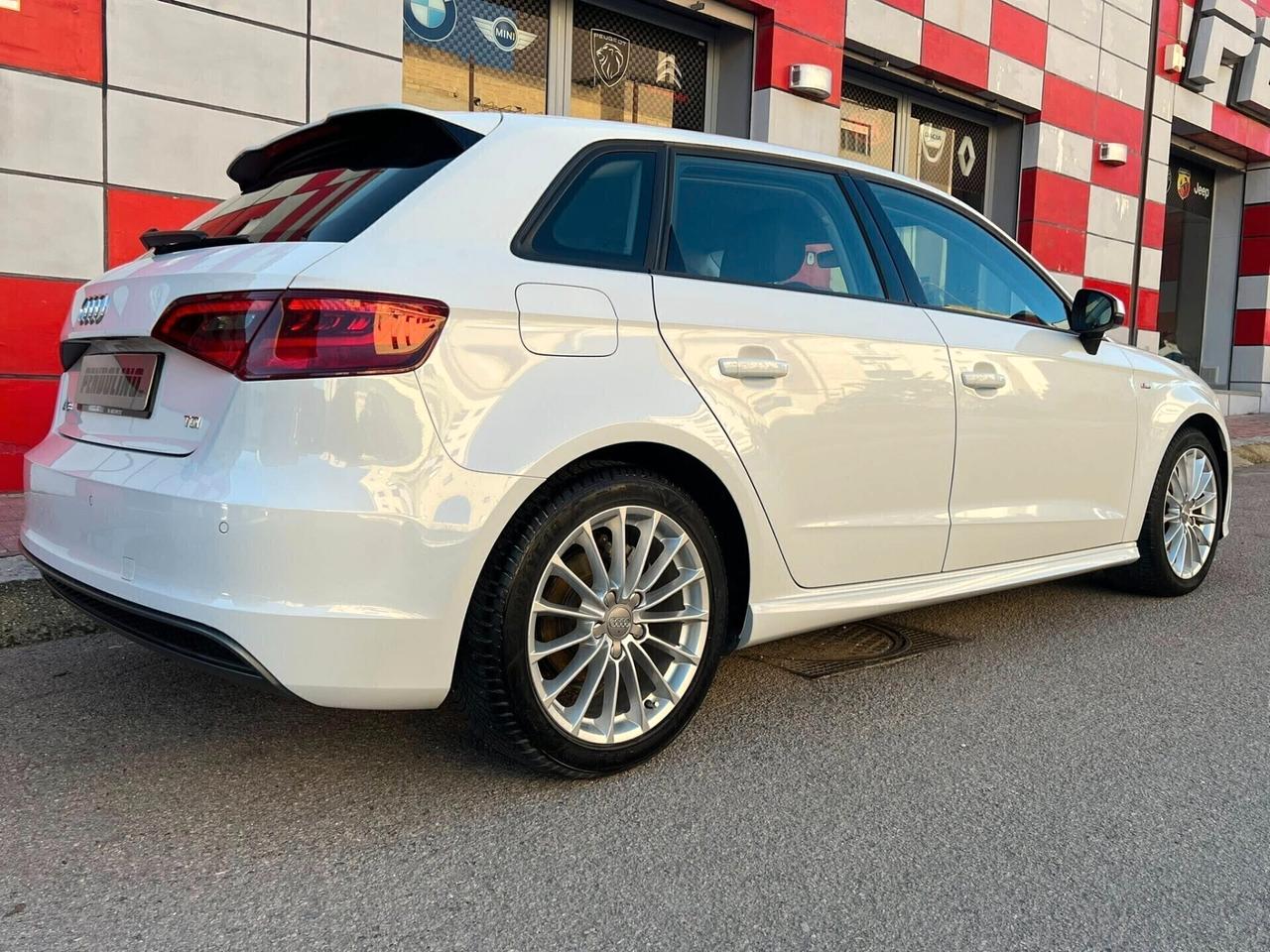 Audi A3 1.6 TDI S tronic Ambition Sline