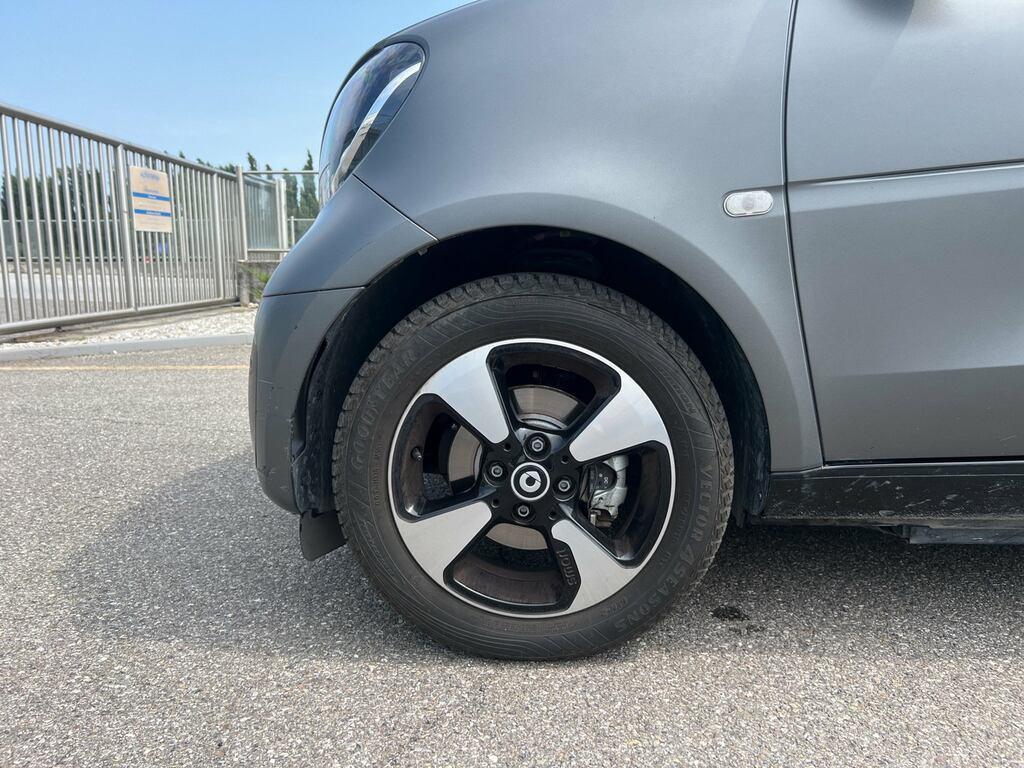 Smart fortwo 22kW EQ Ushuaia Silver Matt