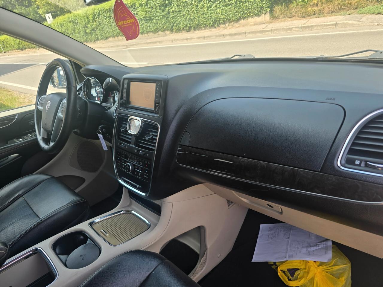 Lancia Voyager Platinum 2.8