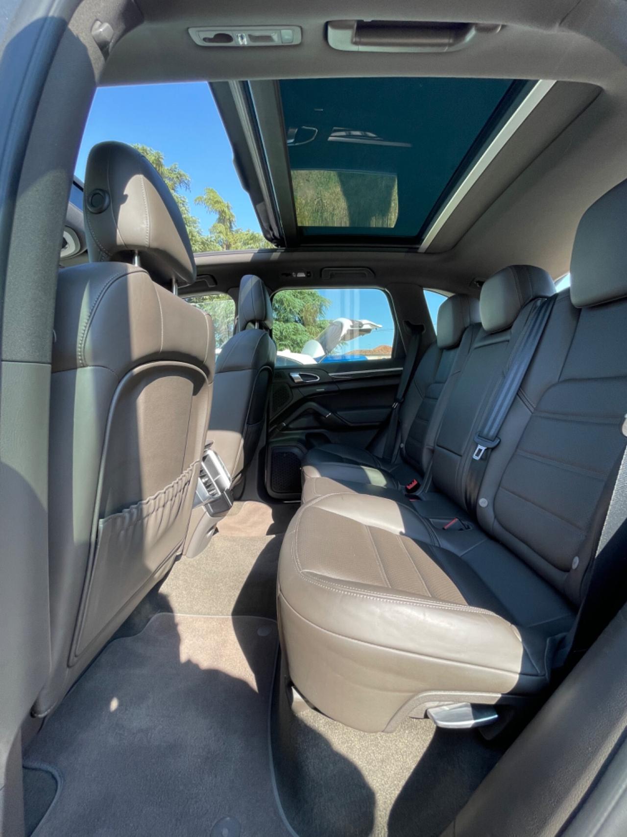 Porsche Cayenne 3.0 S E-Hybrid Platinum Edition