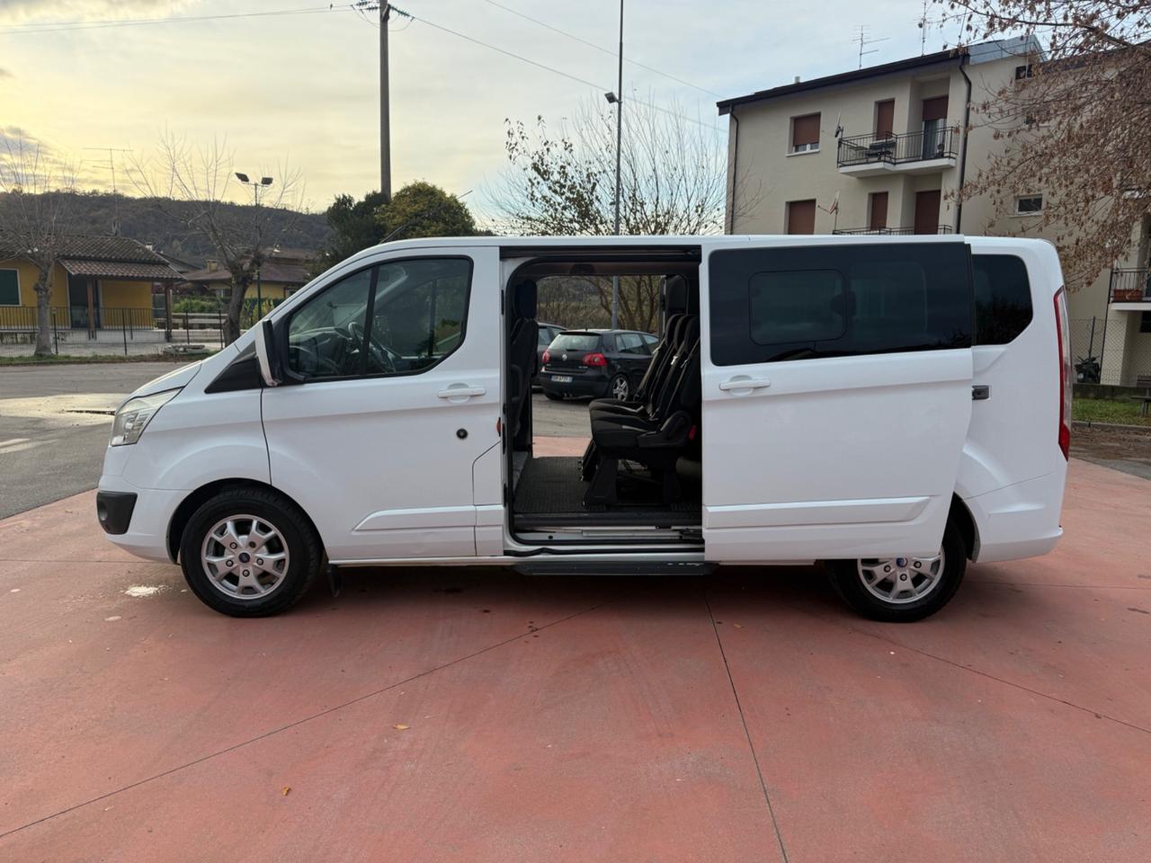 Ford Tourneo Custom 300 2.2 TDCi 155CV PL Trend