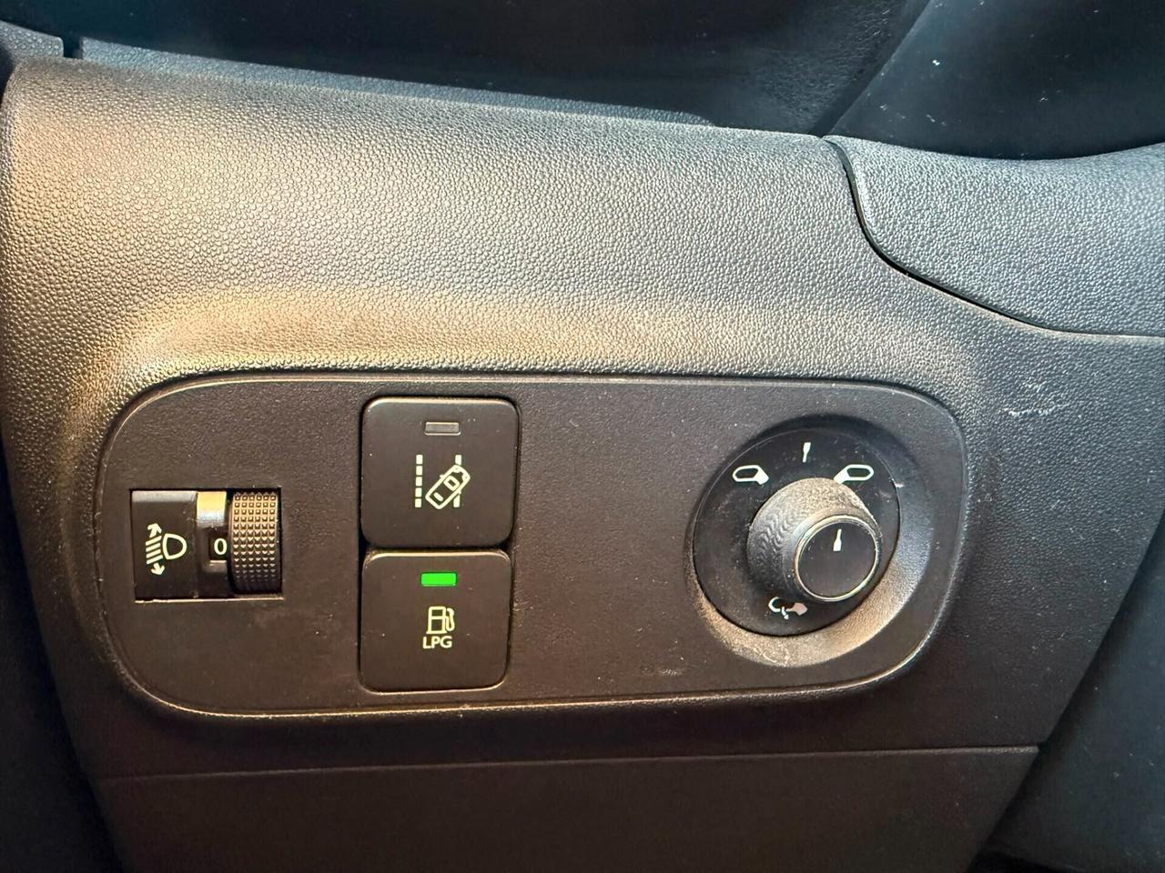 Citroen C3 1.2 Shine benz/GPL