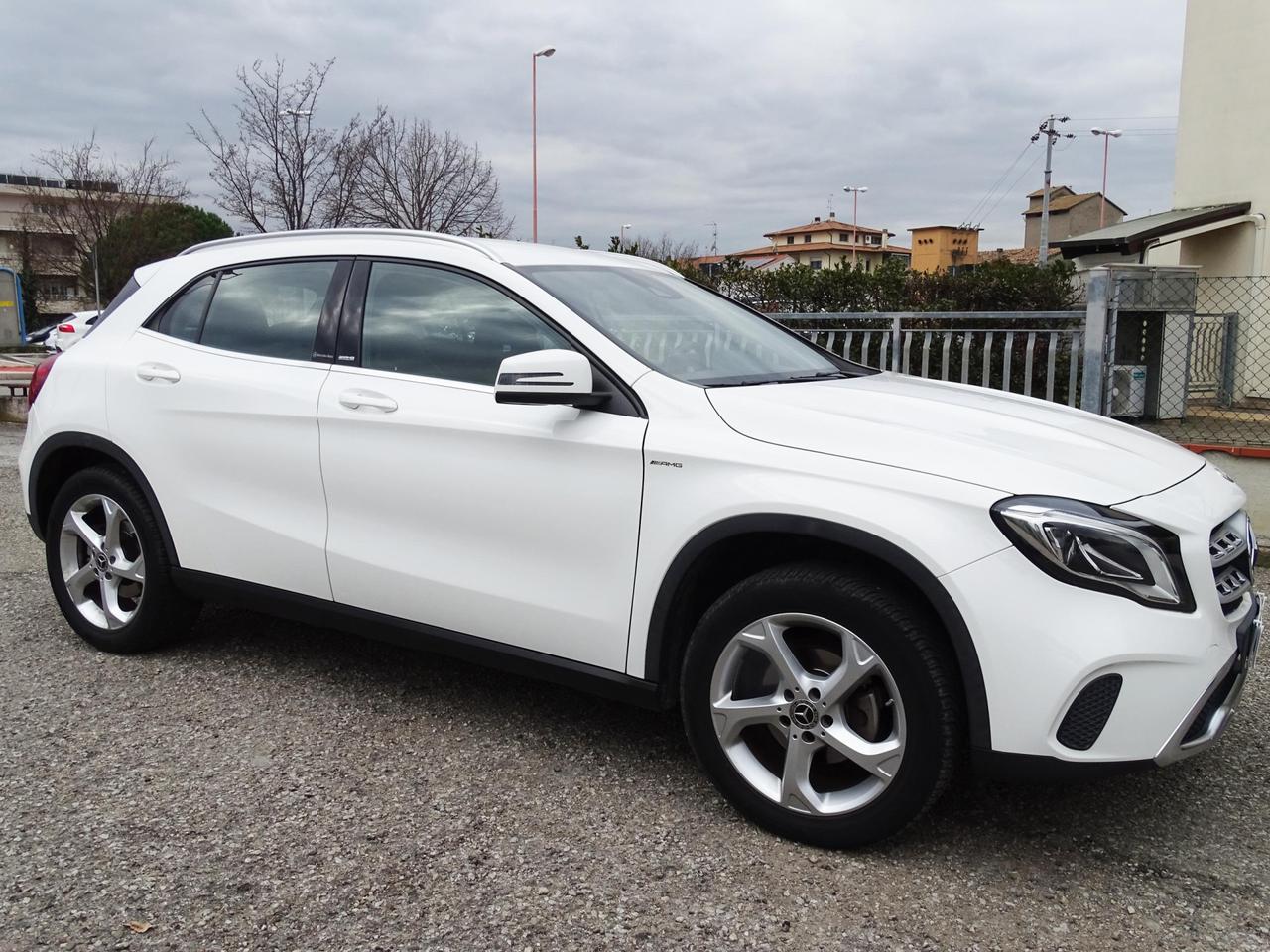 Mercedes-Benz GLA 180 Sport PACCHETTO AMG SPECIAL EDITION