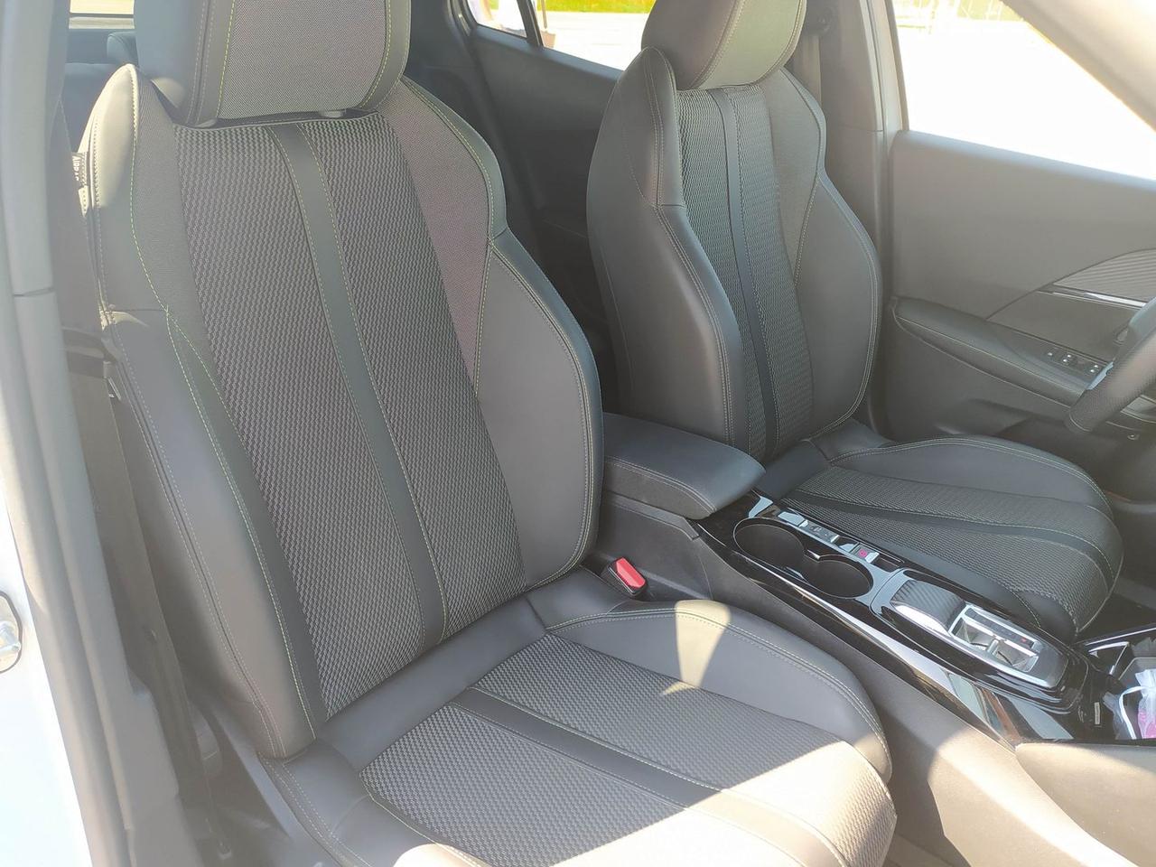 Peugeot 2008 GT 1.5 Blue HDI 130 #12096