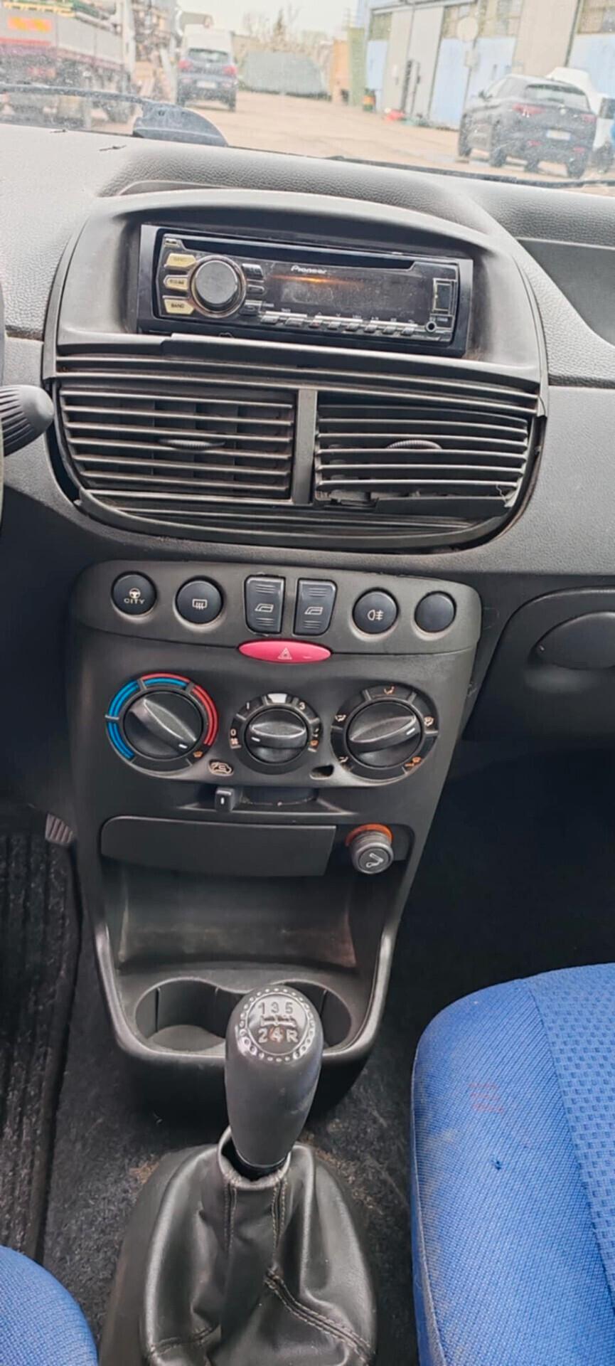 Fiat Punto 1.9 JTD 3 porte Dynamic