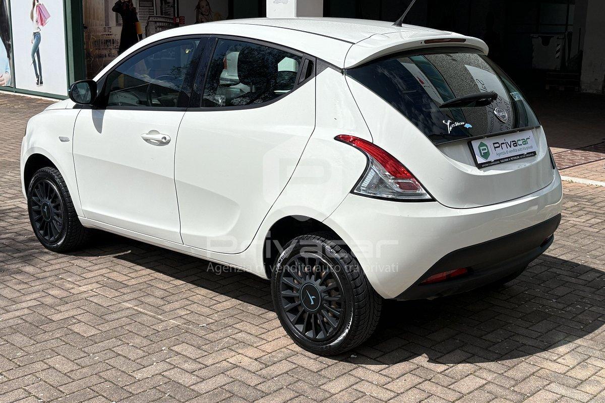 LANCIA Ypsilon 0.9 TwinAir 85 CV 5 porte Metano Ecochic Gold