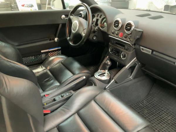 Audi TT Coupe TT 3.2 V6 quattro dsg