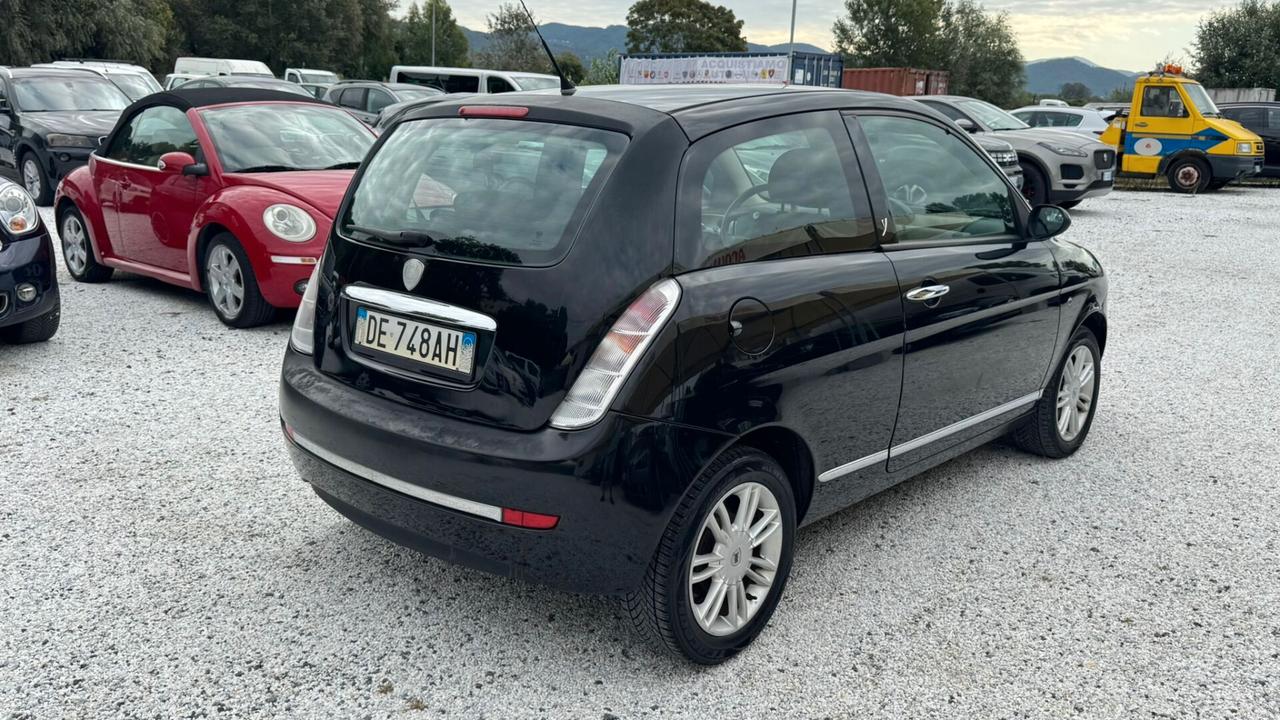 Lancia Ypsilon 1.2 69 CV Argento