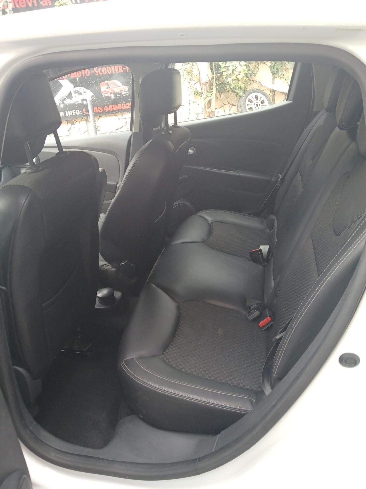 Renault Clio dCi 8V 90 CV EDC 5 porte Moschino Intens