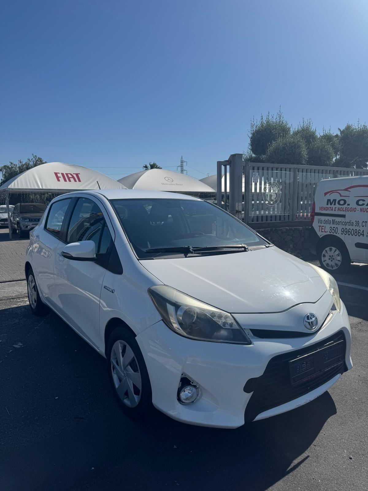 Toyota Yaris 1.5 Hybrid 5 porte Style MARCIANTE MA CON SPIA BATTERIA IBRITDA