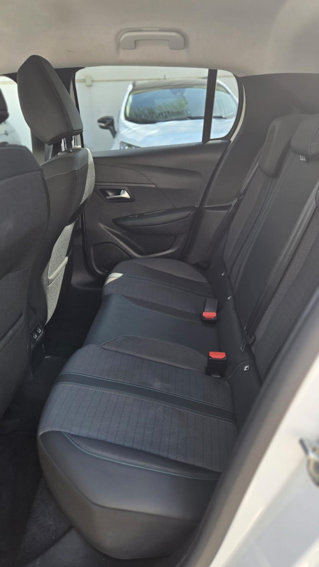 Peugeot 208 1.2 puretech 100CV Active Pack EAT8 Uff Italy Led