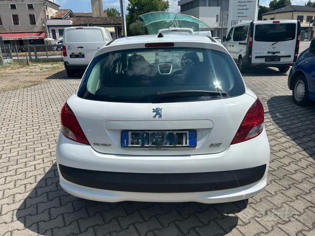 PEUGEOT 207 1.4 8V 75CV 5p. X Line