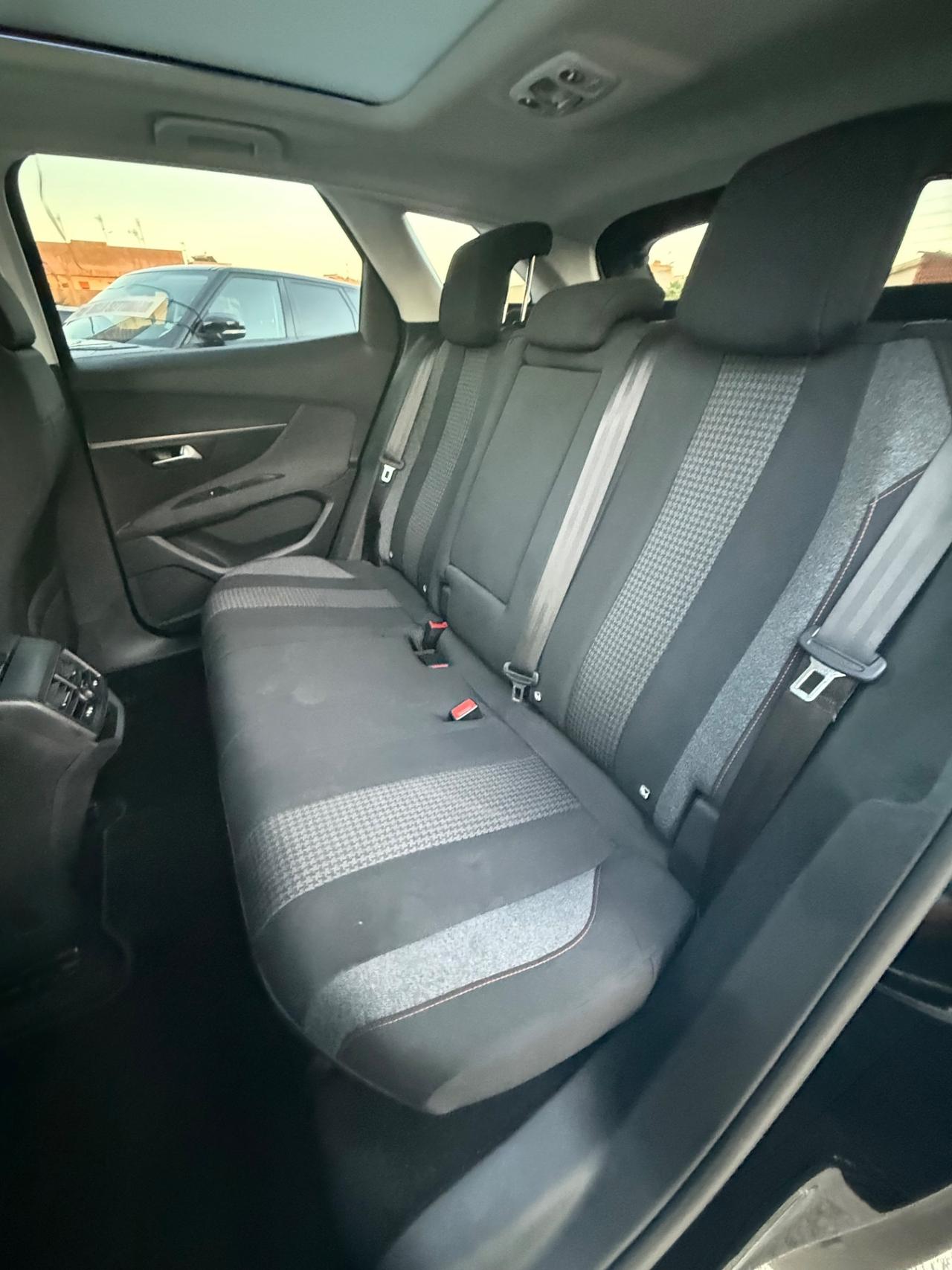 Peugeot 3008 BlueHDi 130 S&S EAT8 Allure