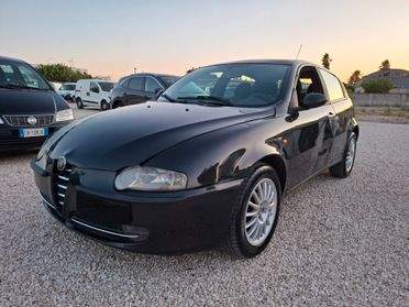 Alfa Romeo 147 1.9 JTD (115 CV) 5p. Distinctive