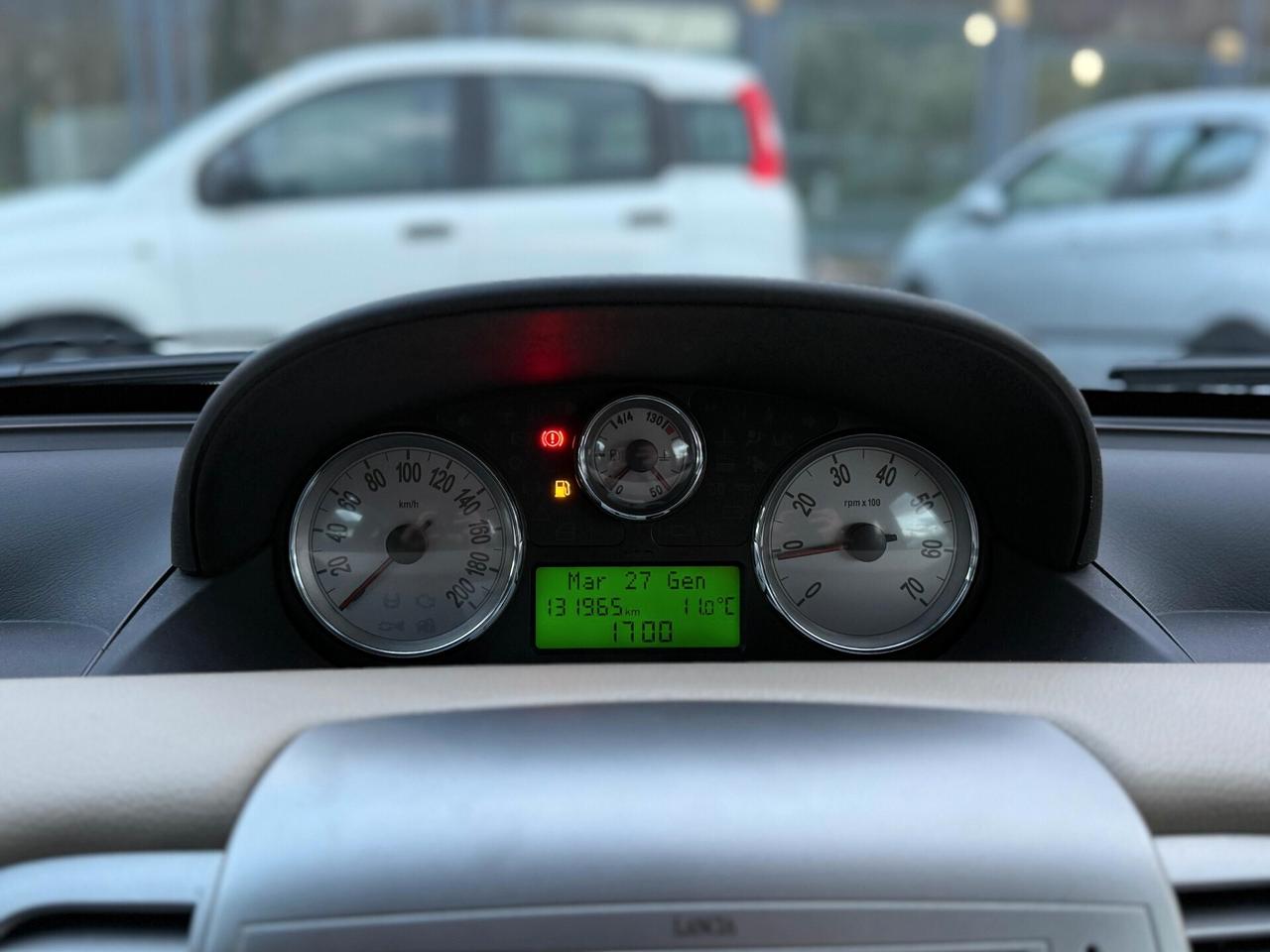 Lancia Ypsilon 1.3 MJT 90 CV Platino