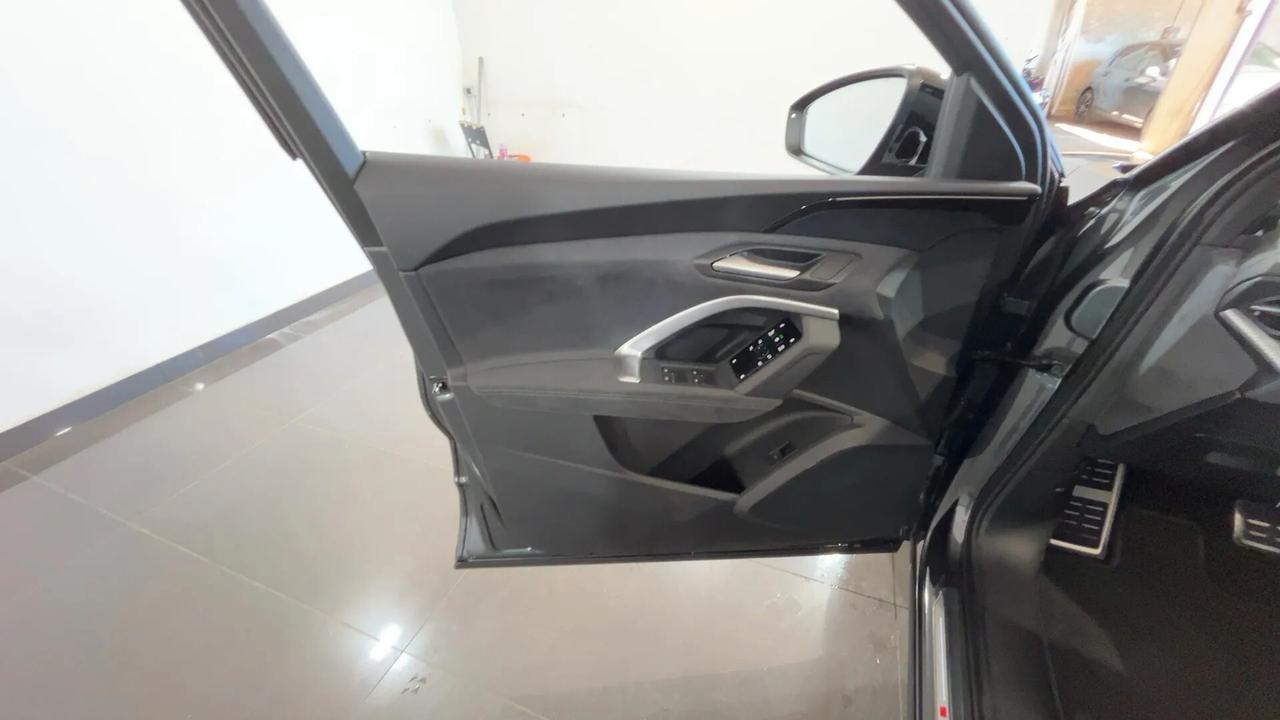 Audi Q5 TDi 150 kW mHEV+ S tronic quattro Launch edition line