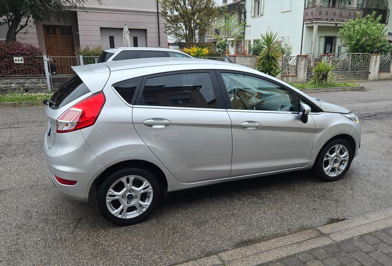 Ford Fiesta 1.4 5p. Bz.- GPL Titanium