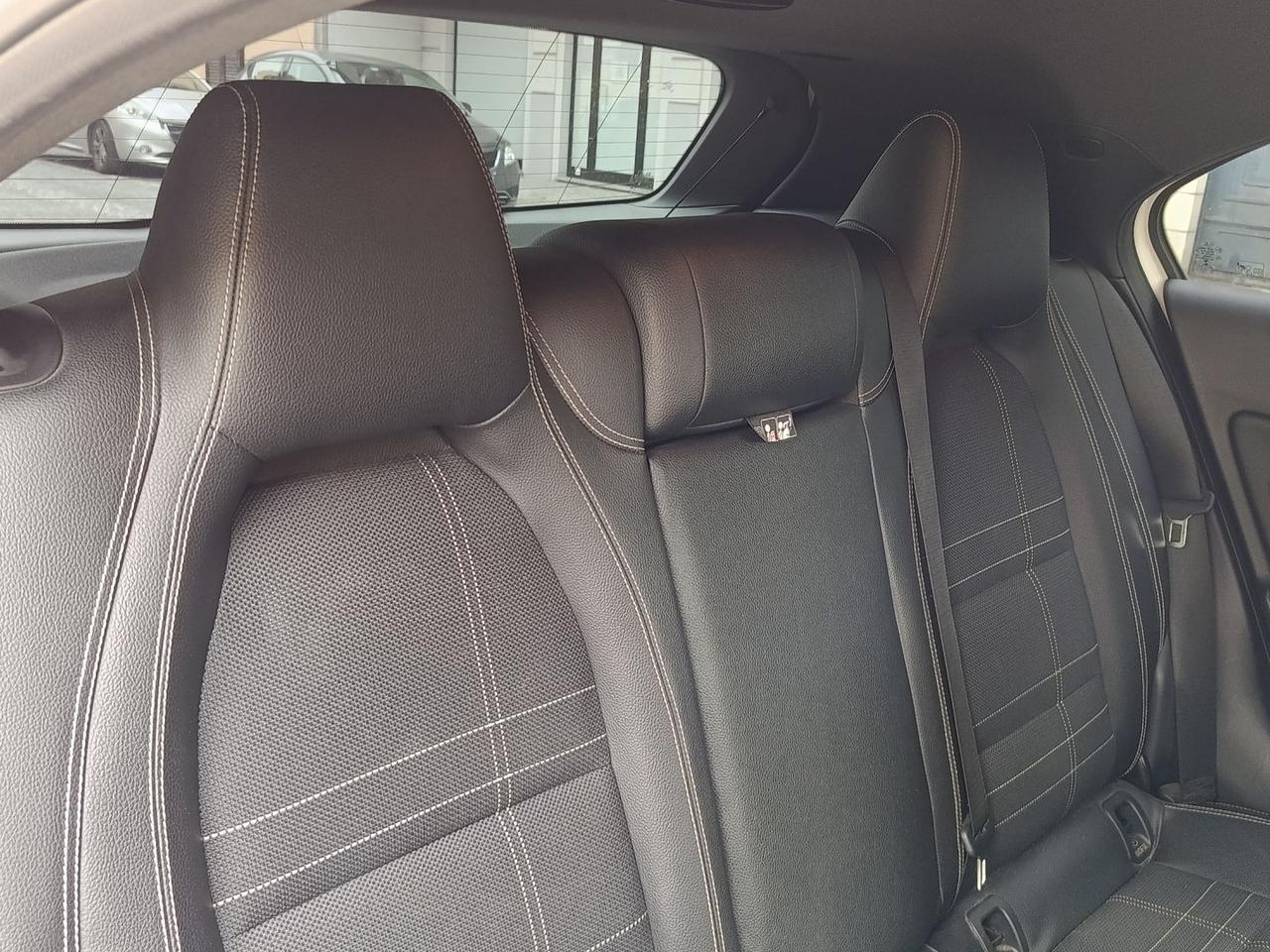 Mercedes-Benz A 180 Night Edition #6499