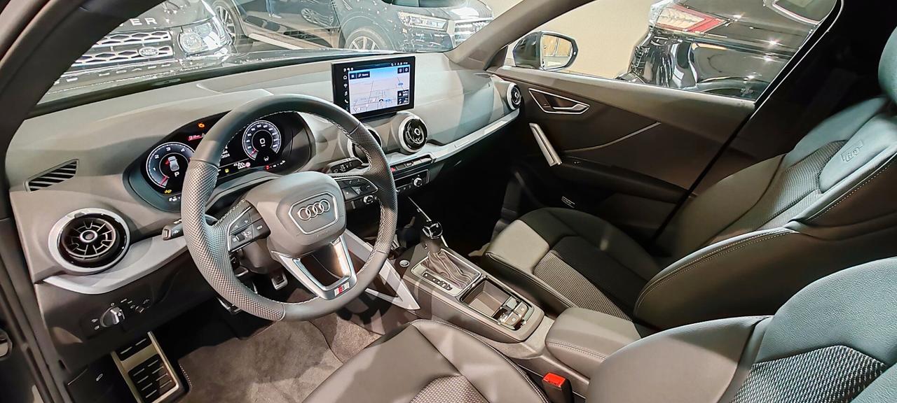 Audi Q2 35 TDI S tronic Identity Black