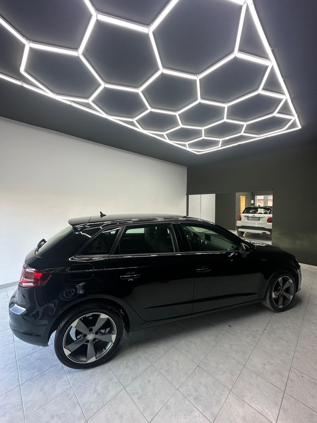Audi A3 1.6 TDI clean diesel S tronic Ambition