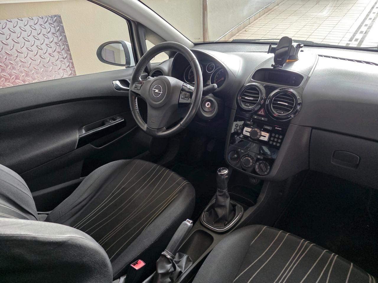 Opel Corsa 1.2 3 porte Club