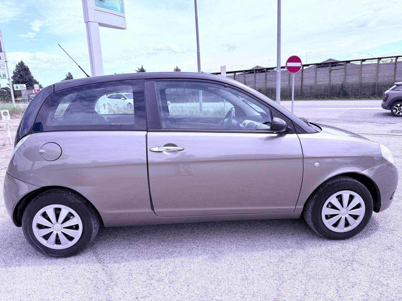 Lancia Ypsilon 1.2 benzina Ok neopatentati
