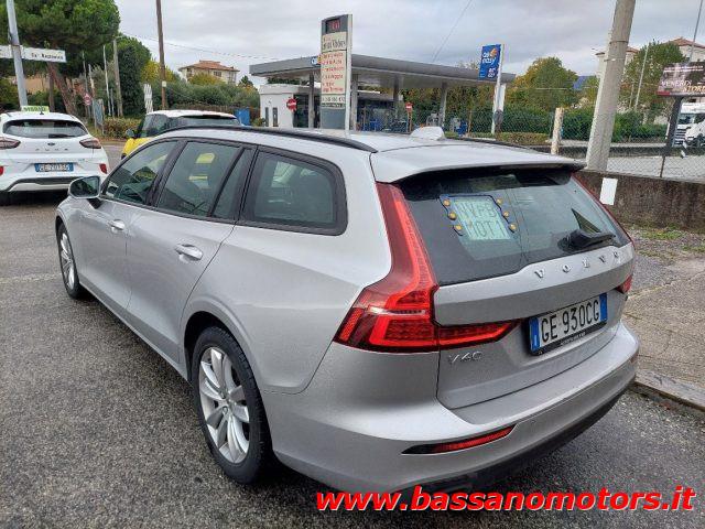 VOLVO V60 B4 (d) Geartronic Momentum Business