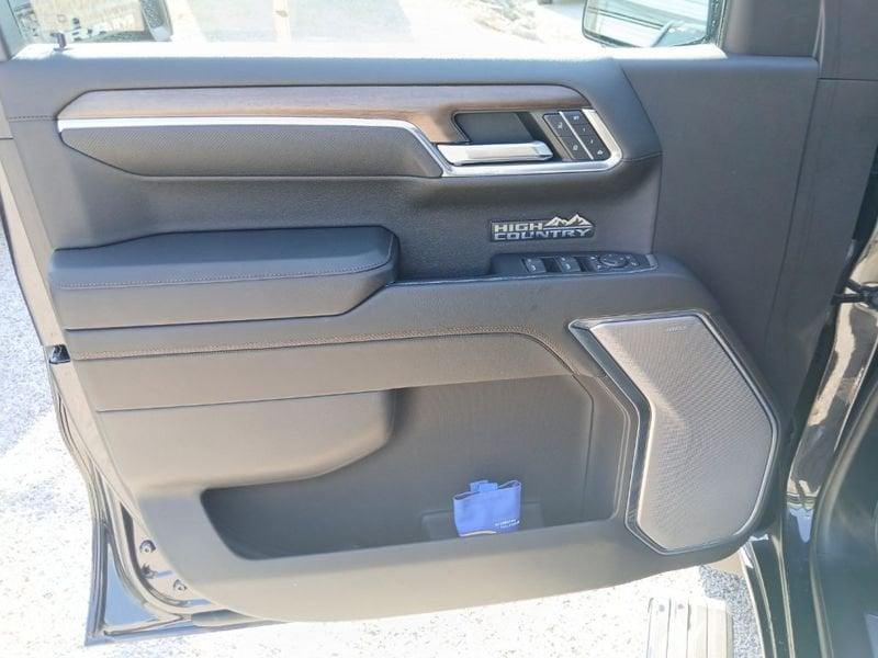 Chevrolet Silverado Silverado crew cab 6.2 V8 ecotec3 High Country 420cv auto