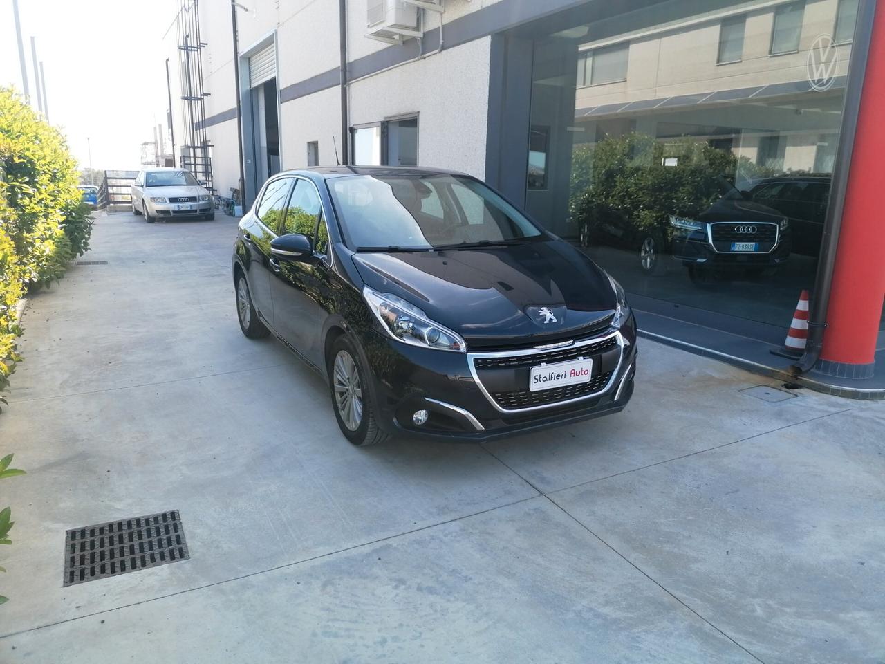 Peugeot 208 PureTech 82 5 porte Allure