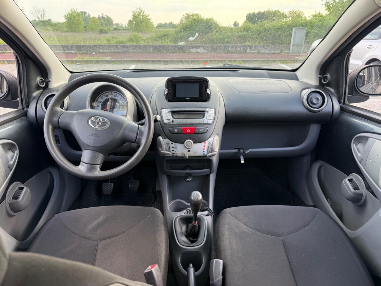 Toyota Aygo 1.0 12V VVT-i 5 porte Now Connect
