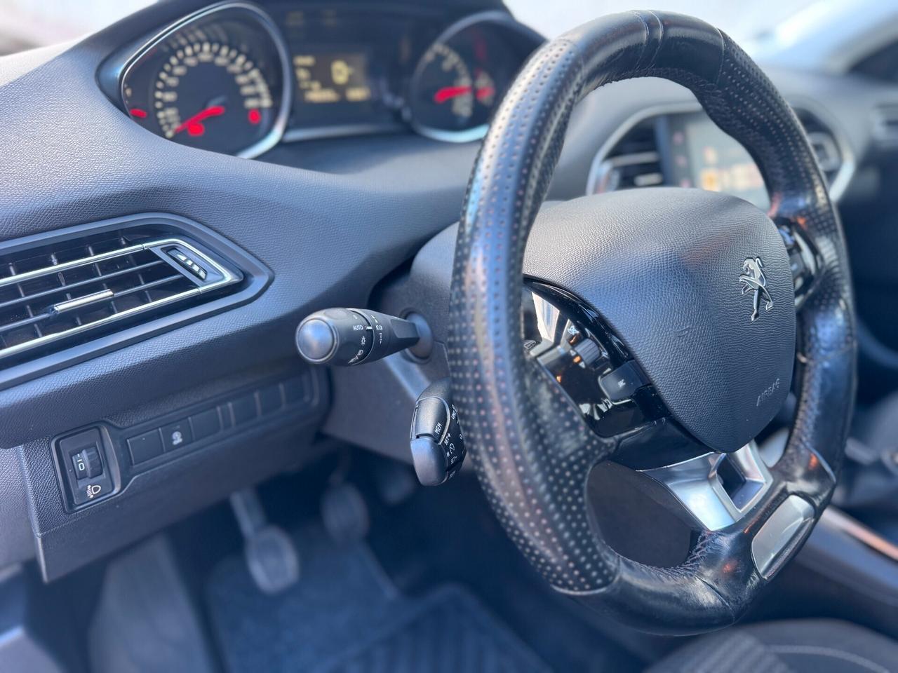 Peugeot 308 BlueHDi 130 S&S Allure