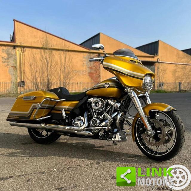 HARLEY-DAVIDSON FLHX Street Glide Special Custom FLHXS