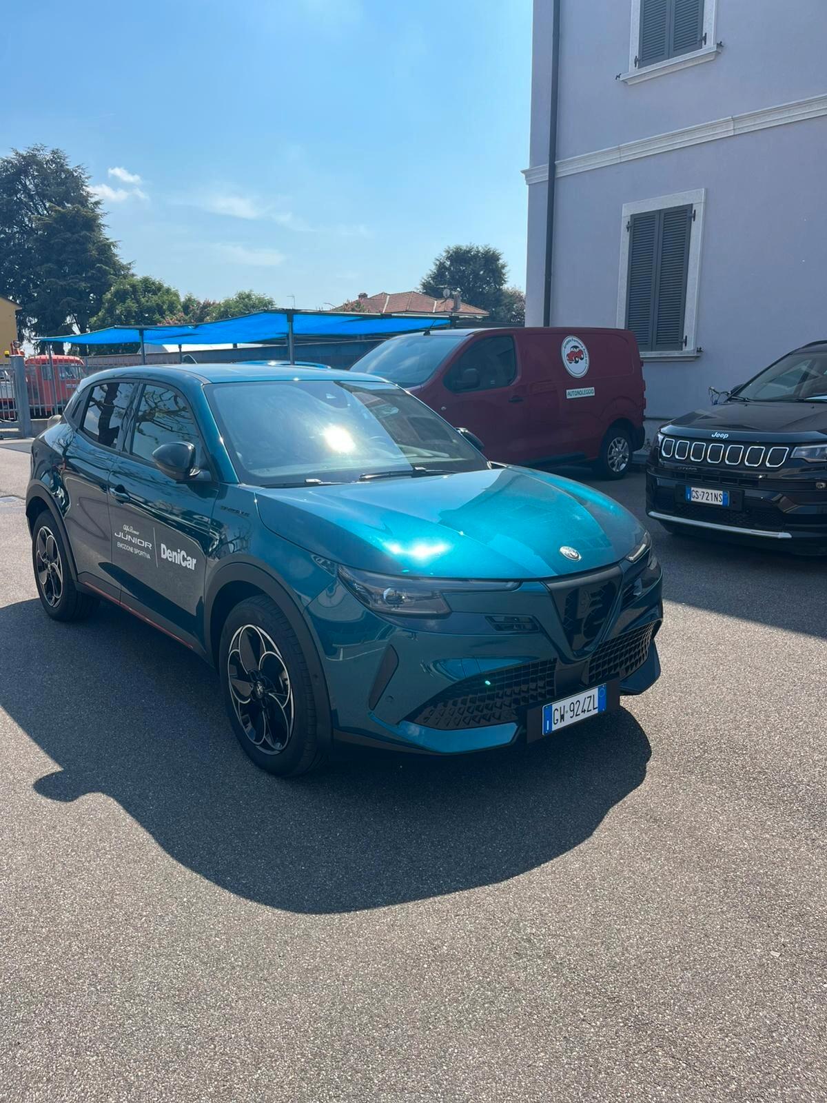 Alfa Romeo Junior 156 CV BEV Ti