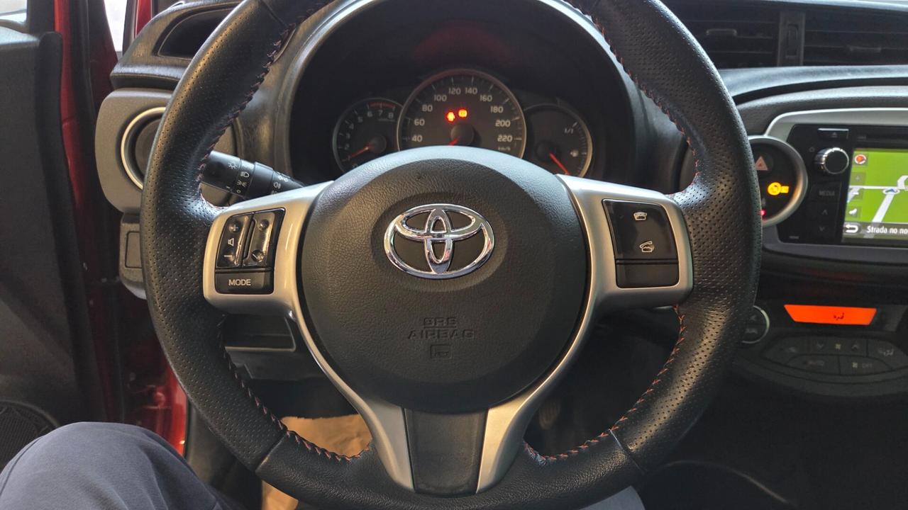 Toyota Yaris 1.3 5 porte Lounge full