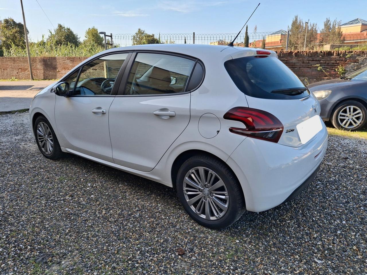 Peugeot 208 BlueHDi 75 5 porte Allure