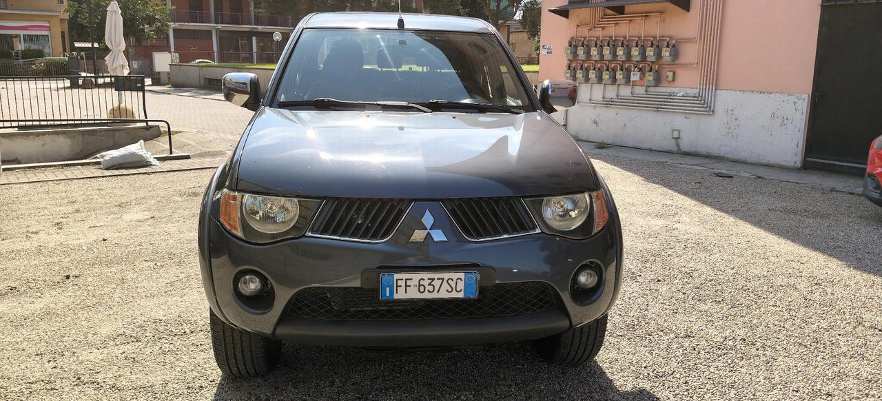 Mitsubishi L200 2.5 DI-D/167CV Double Cab Warrior