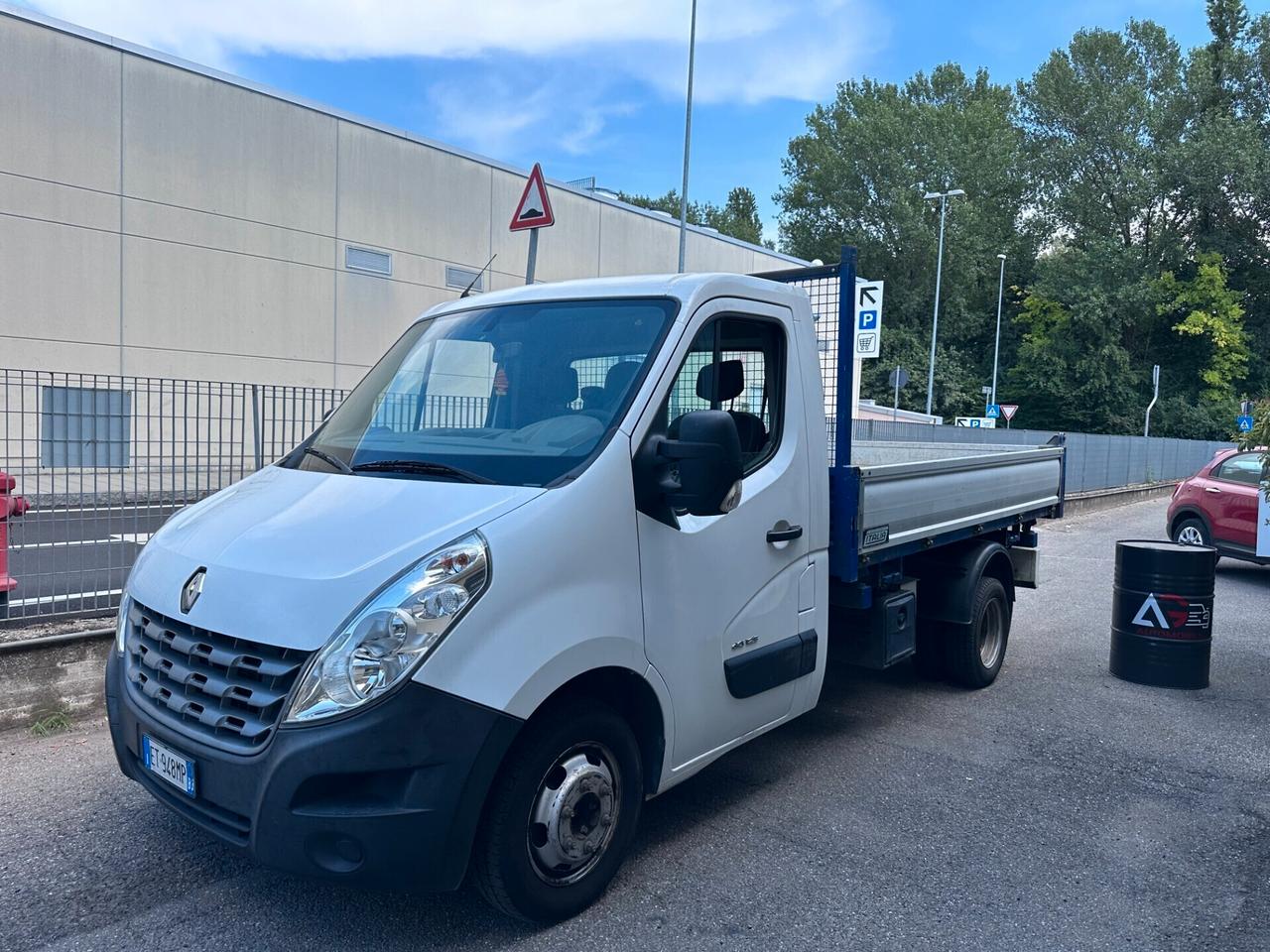 RENAULT MASTER 2.3 RIBALTABILE TRILATERALE
