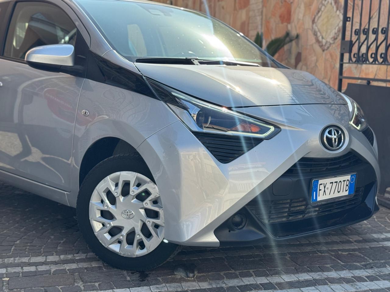Toyota Aygo 1.0 VVT-i 72 CV 5 porte x-play
