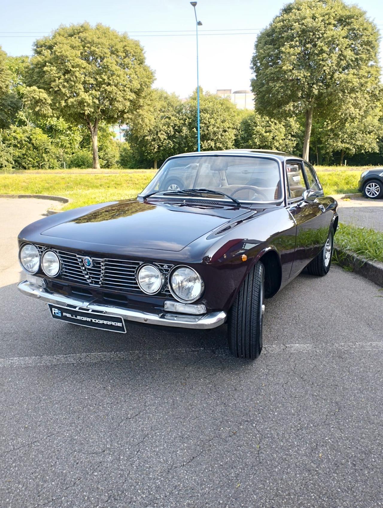 Alfa Romeo GT 1300 Unificata