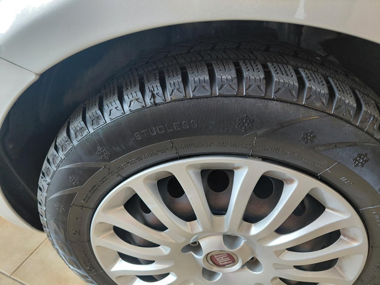 FIAT PUNTO ANNO 2017 DS 1.3 ADATTA NEOPATENTATI KM 114 MILA