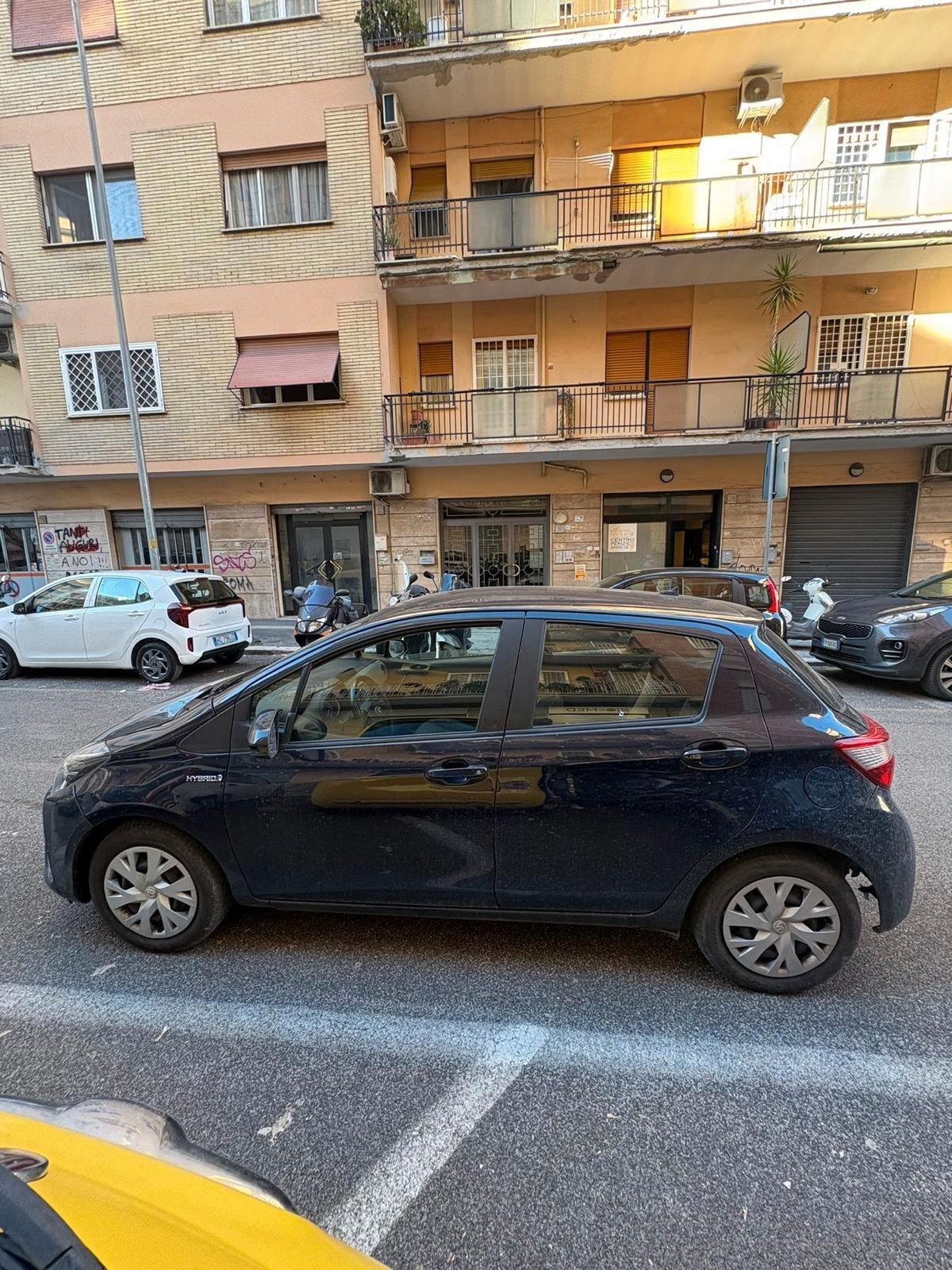 Toyota Yaris 1.5 Hybrid 5 porte Business