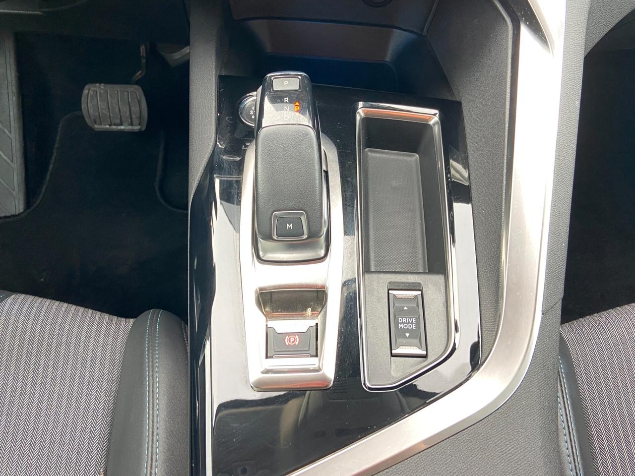 Peugeot 3008 1.5 bluehdi Allure EAT8