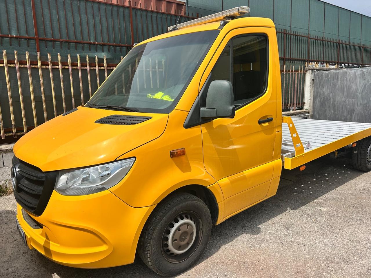 Mercedes Benz Sprinter Carroattrezzi