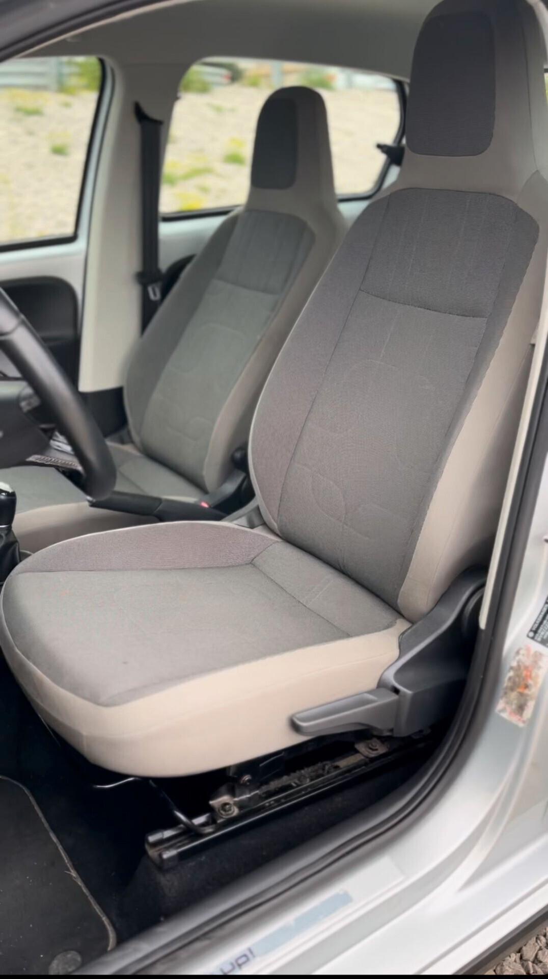 Volkswagen up! 1.0 75 CV 5p. Cross