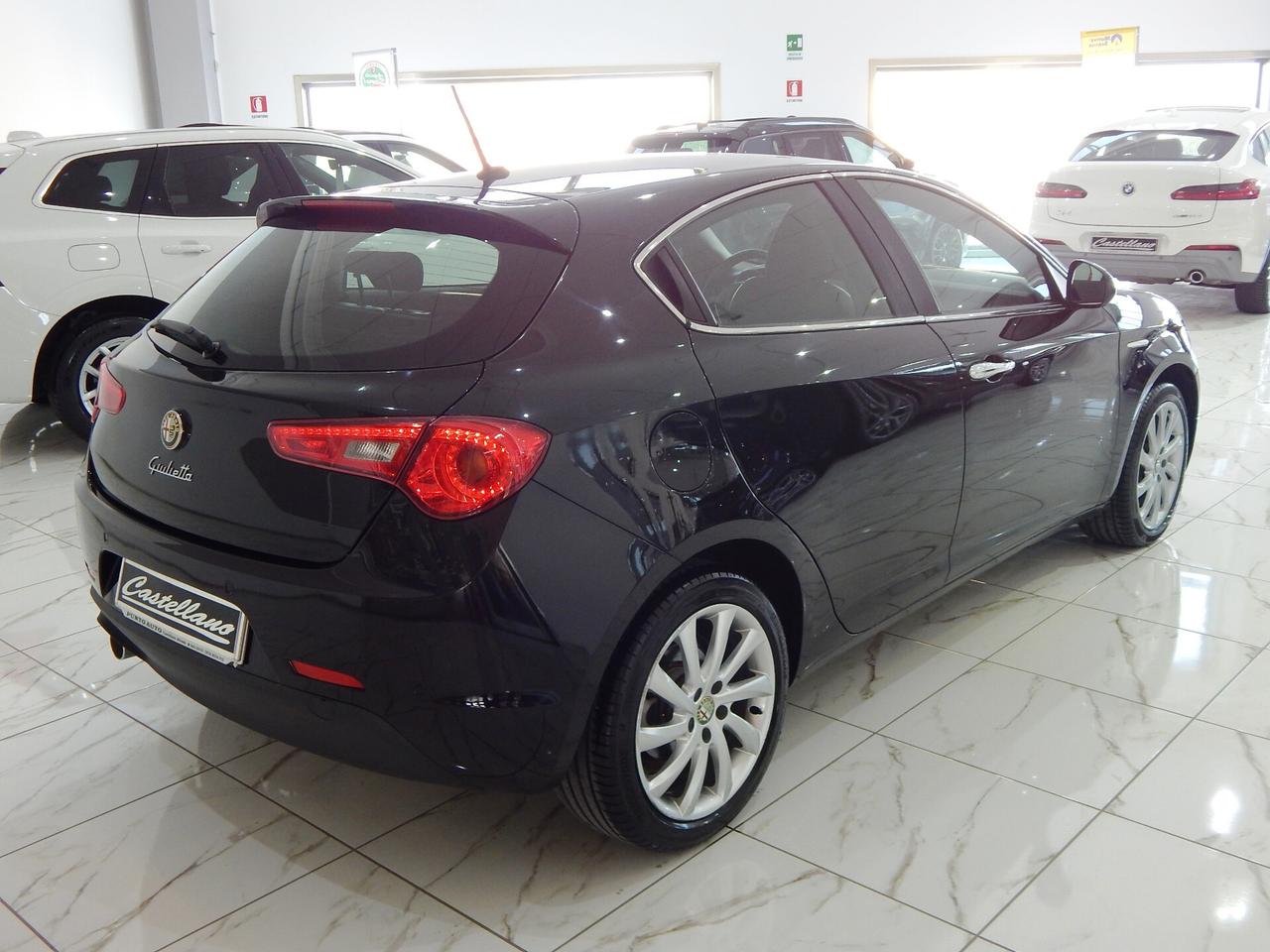 Alfa Romeo Giulietta 1.6 jtdm Distinctive 120cv NAVI-PELLE-PARK-LED