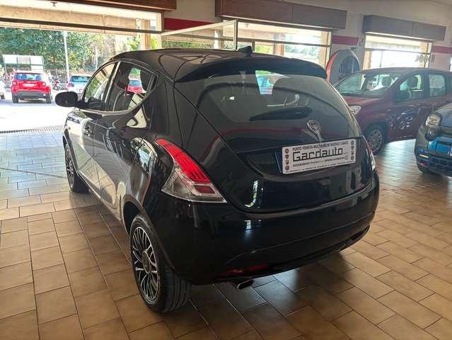 Lancia Ypsilon 1.0 firefly hybrid platinum