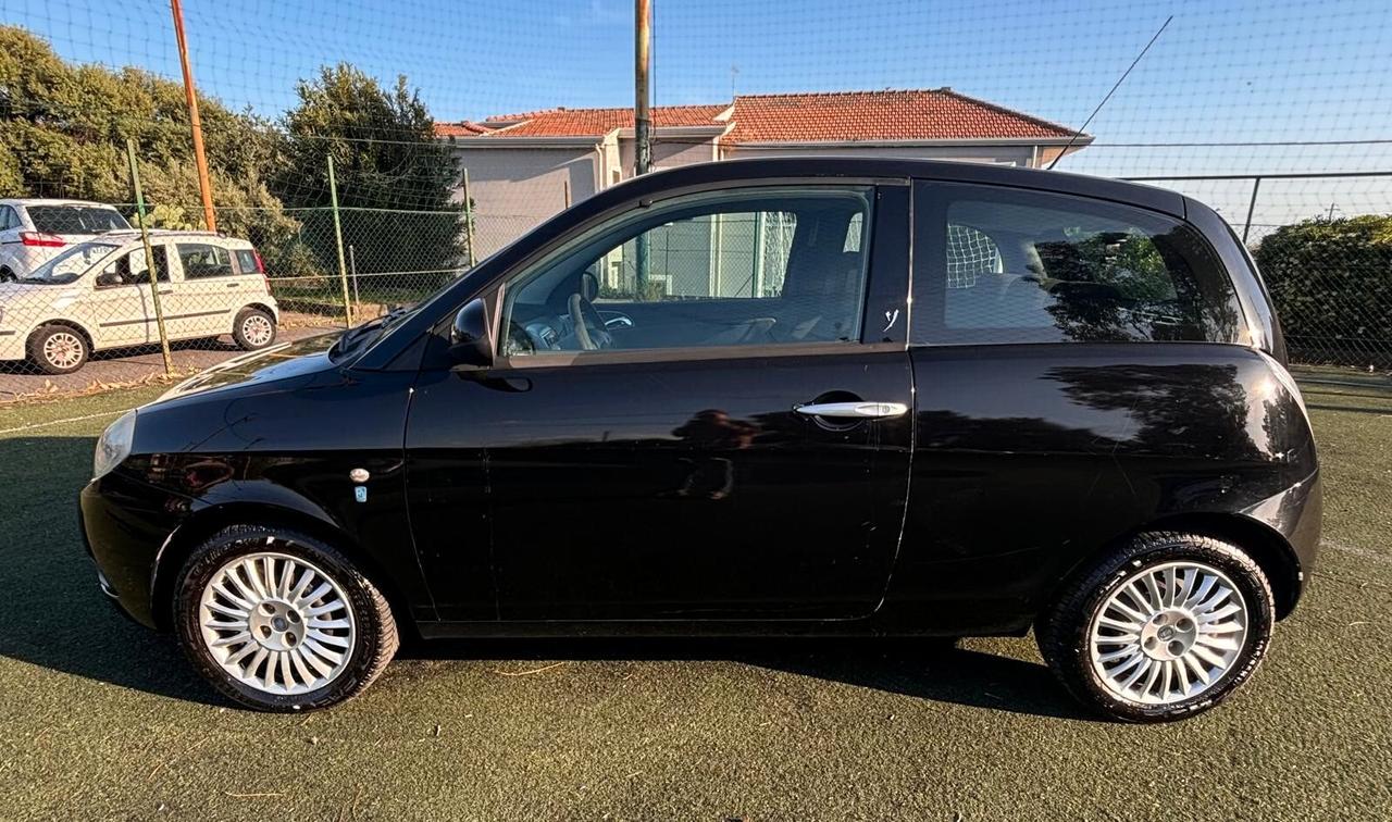 Lancia Ypsilon 1.2 Argento